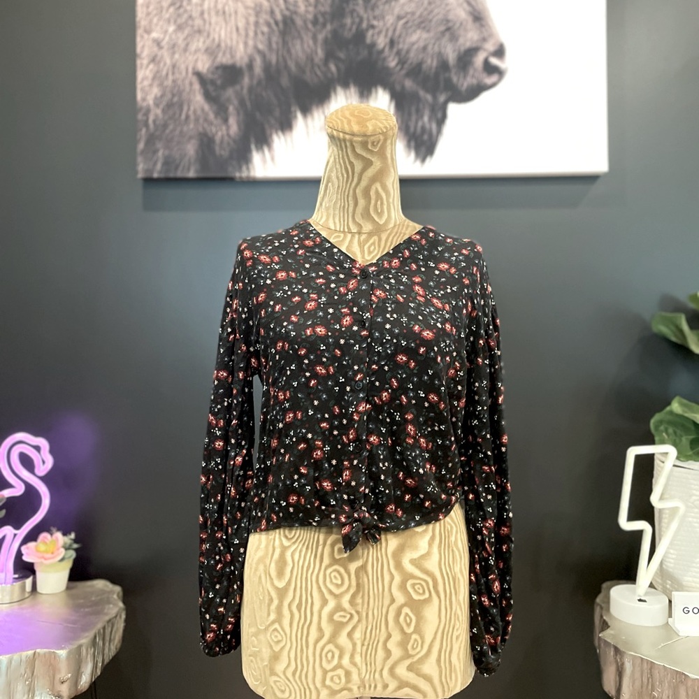Black flower cute top